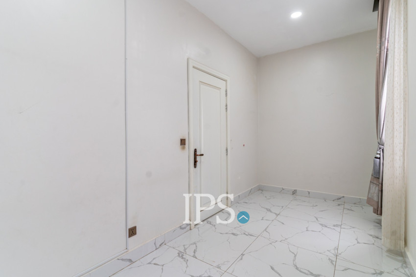 5 Bedroom Commercial Villa For Rent - Boeung Kak 1, Phnom Penh