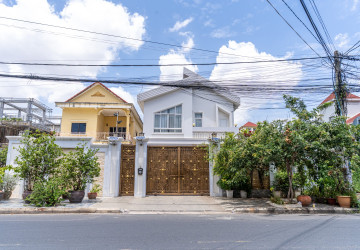 5 Bedroom Commercial Villa For Rent - Boeung Kak 1, Phnom Penh thumbnail