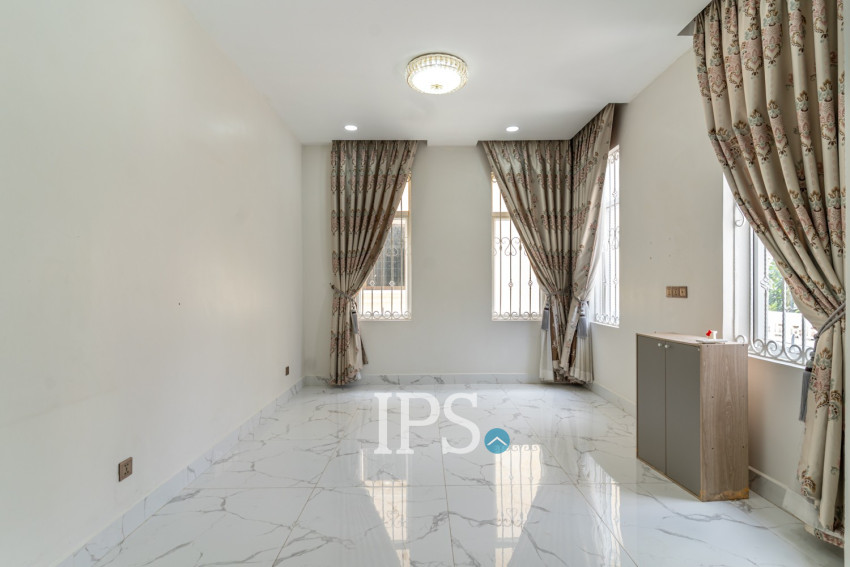 5 Bedroom Commercial Villa For Rent - Boeung Kak 1, Phnom Penh