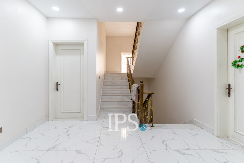 5 Bedroom Commercial Villa For Rent - Boeung Kak 1, Phnom Penh
