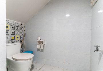 5 Bedroom Commercial Villa For Rent - Boeung Kak 1, Phnom Penh thumbnail