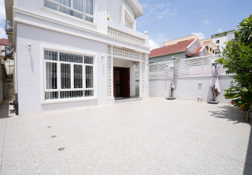 5 Bedroom Commercial Villa For Rent - Boeung Kak 1, Phnom Penh thumbnail