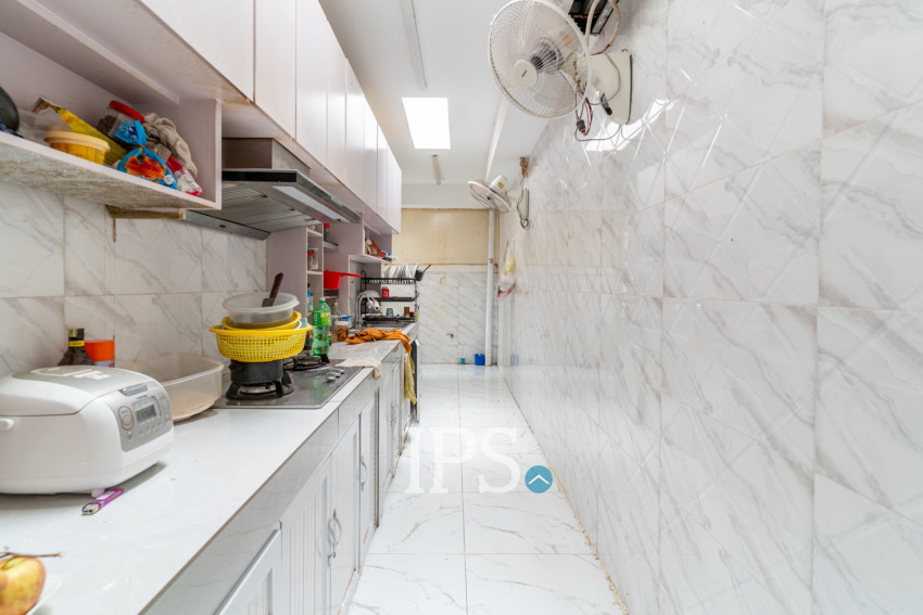 5 Bedroom Commercial Villa For Rent - Boeung Kak 1, Phnom Penh