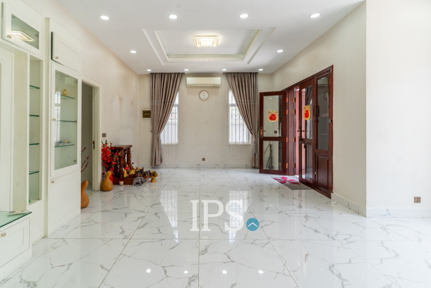 5 Bedroom Commercial Villa For Rent - Boeung Kak 1, Phnom Penh