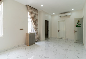 5 Bedroom Commercial Villa For Rent - Boeung Kak 1, Phnom Penh thumbnail