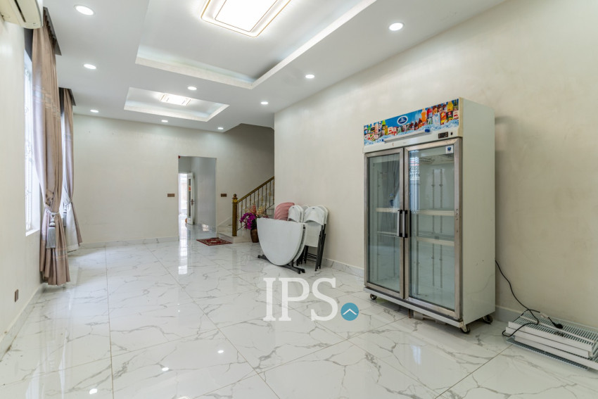 5 Bedroom Commercial Villa For Rent - Boeung Kak 1, Phnom Penh