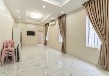 5 Bedroom Commercial Villa For Rent - Boeung Kak 1, Phnom Penh thumbnail