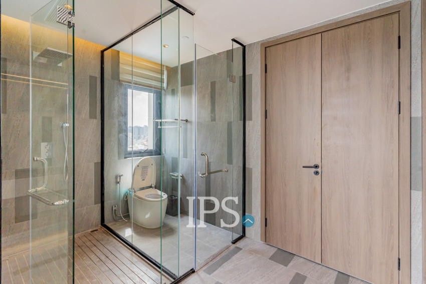 2 Bedroom Serviced Apartment For Rent - Tonle Bassac, Phnom Penh