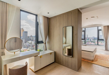 2 Bedroom Serviced Apartment For Rent - Tonle Bassac, Phnom Penh thumbnail