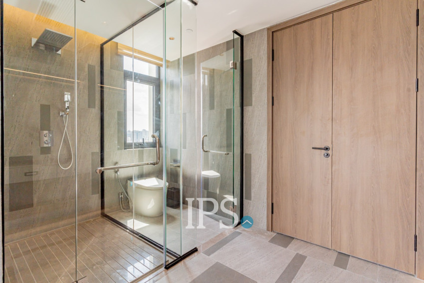 3 Bedroom Penthouse Serviced Apartment For Rent - Tonle Bassac, Phnom Penh