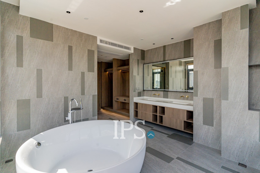 3 Bedroom Penthouse Serviced Apartment For Rent - Tonle Bassac, Phnom Penh