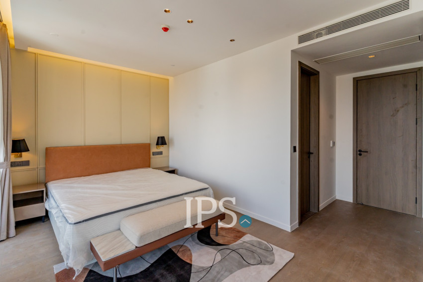3 Bedroom Penthouse Serviced Apartment For Rent - Tonle Bassac, Phnom Penh