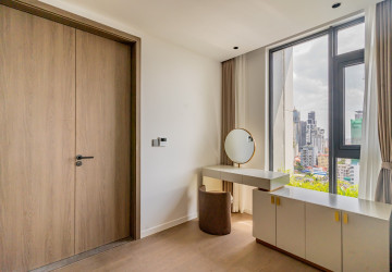 3 Bedroom Penthouse Serviced Apartment For Rent - Tonle Bassac, Phnom Penh thumbnail