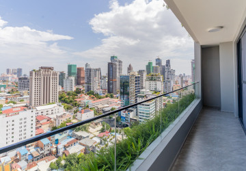 3 Bedroom Penthouse Serviced Apartment For Rent - Tonle Bassac, Phnom Penh thumbnail