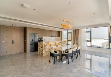 3 Bedroom Penthouse Serviced Apartment For Rent - Tonle Bassac, Phnom Penh thumbnail