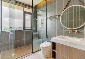 3 Bedroom Penthouse Serviced Apartment For Rent - Tonle Bassac, Phnom Penh thumbnail