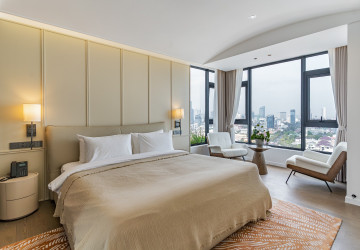 3 Bedroom Serviced Penthouse For Rent - Tonle Bassac, Phnom Penh thumbnail