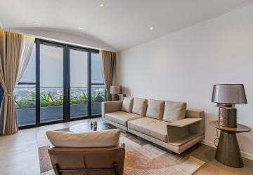 3 Bedroom Serviced Penthouse For Rent - Tonle Bassac, Phnom Penh thumbnail