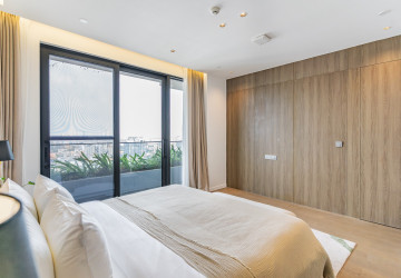 3 Bedroom Serviced Penthouse For Rent - Tonle Bassac, Phnom Penh thumbnail