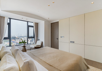 3 Bedroom Serviced Penthouse For Rent - Tonle Bassac, Phnom Penh thumbnail