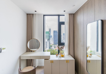 3 Bedroom Serviced Penthouse For Rent - Tonle Bassac, Phnom Penh thumbnail
