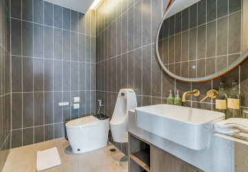 3 Bedroom Serviced Penthouse For Rent - Tonle Bassac, Phnom Penh thumbnail