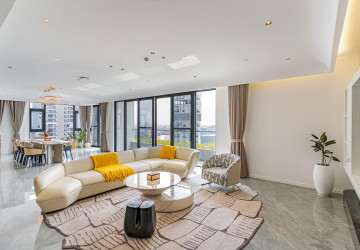 3 Bedroom Serviced Penthouse For Rent - Tonle Bassac, Phnom Penh thumbnail