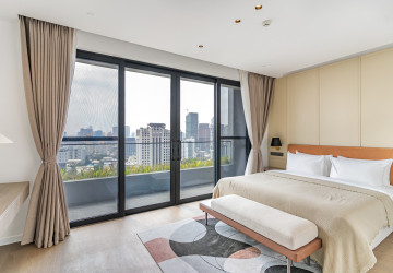 3 Bedroom Serviced Penthouse For Rent - Tonle Bassac, Phnom Penh thumbnail