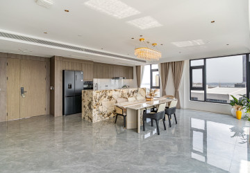 3 Bedroom Serviced Penthouse For Rent - Tonle Bassac, Phnom Penh thumbnail