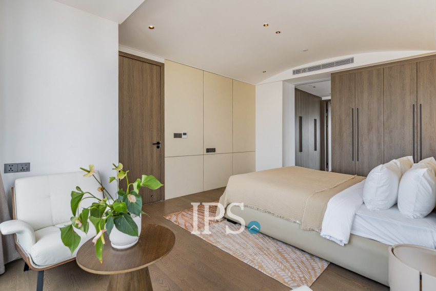 3 Bedroom Serviced Penthouse For Rent - Tonle Bassac, Phnom Penh