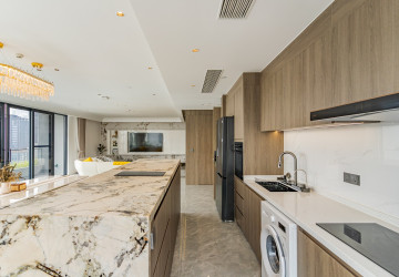 3 Bedroom Serviced Penthouse For Rent - Tonle Bassac, Phnom Penh thumbnail