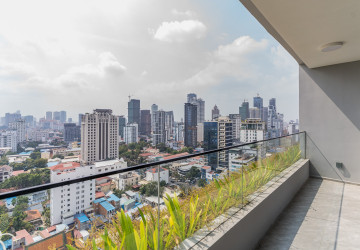 3 Bedroom Serviced Penthouse For Rent - Tonle Bassac, Phnom Penh thumbnail