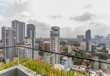 3 Bedroom Serviced Penthouse For Rent - Tonle Bassac, Phnom Penh thumbnail