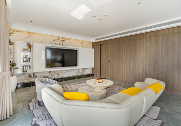 3 Bedroom Serviced Penthouse For Rent - Tonle Bassac, Phnom Penh thumbnail