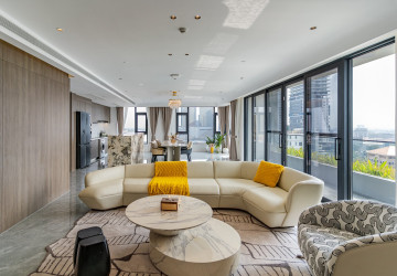 3 Bedroom Serviced Penthouse For Rent - Tonle Bassac, Phnom Penh thumbnail