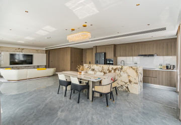 3 Bedroom Serviced Penthouse For Rent - Tonle Bassac, Phnom Penh thumbnail