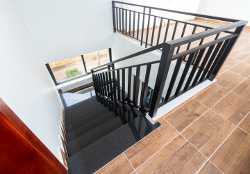 4 Bedroom Villa For Rent - Chreav, Siem Reap thumbnail