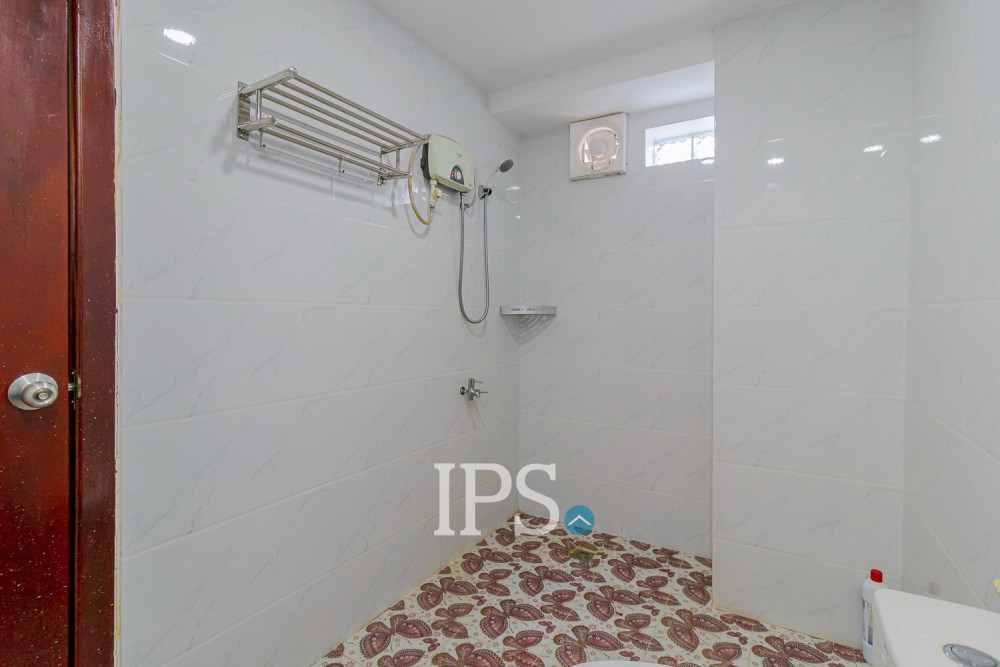 6 Bedroom House For Rent - Svay Dangkum, Siem Reap - Image 24