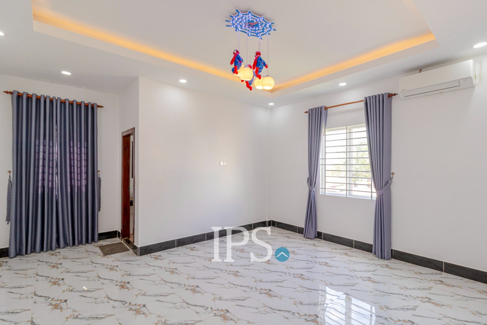 6 Bedroom House For Rent - Svay Dangkum, Siem Reap - Image 18