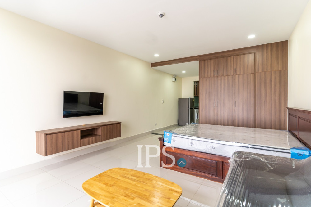 48 Sqm Studio Serviced Apartment For Rent - Tuek Thla, Phnom Penh - Image 3