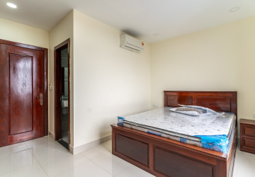 2 Bedroom Serviced Apartment For Rent - Tuek Thla, Phnom Penh thumbnail