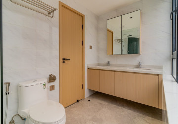 3 Bedroom Condo For Rent - Le Conde, BKK1, Phnom Penh thumbnail