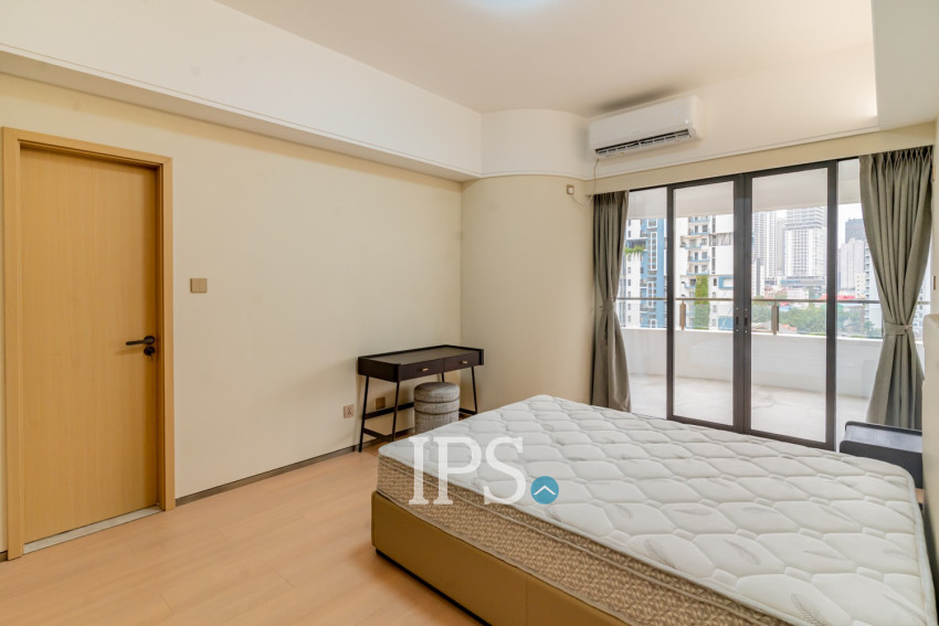 3 Bedroom Condo For Rent - Le Conde, BKK1, Phnom Penh