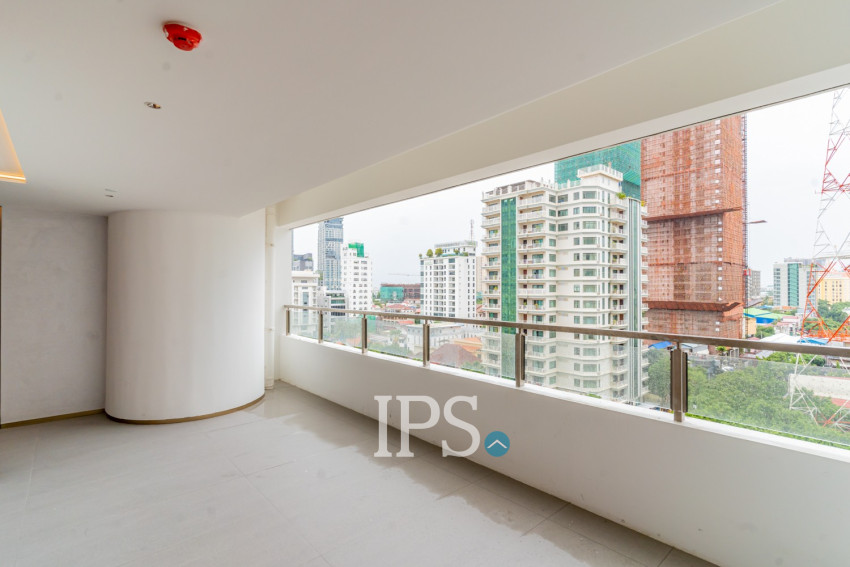 3 Bedroom Condo For Rent - Le Conde, BKK1, Phnom Penh