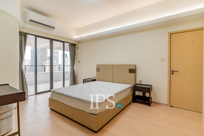 3 Bedroom Condo For Rent - Le Conde, BKK1, Phnom Penh