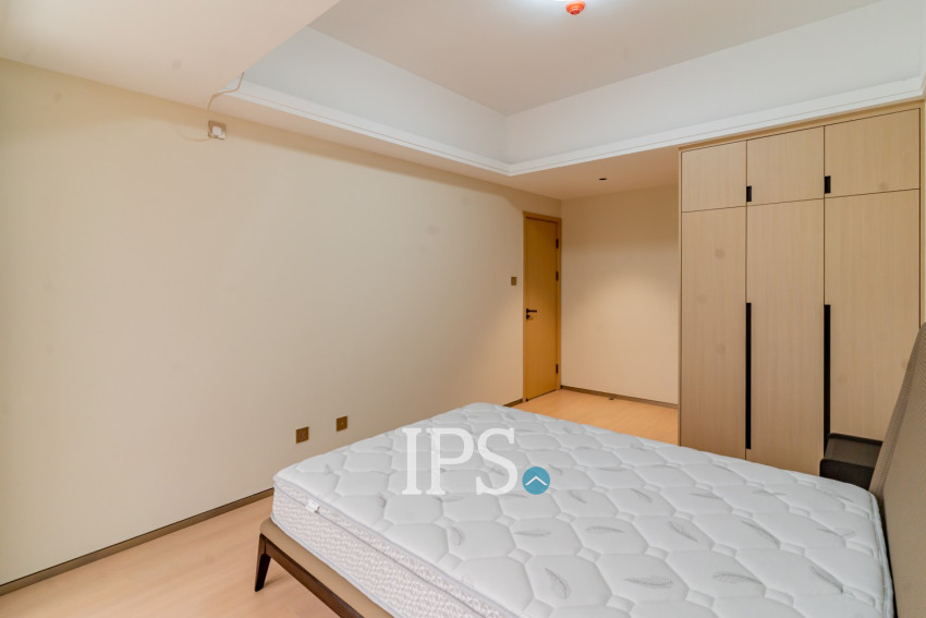 3 Bedroom Condo For Rent - Le Conde, BKK1, Phnom Penh