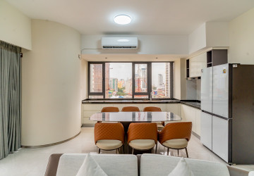 3 Bedroom Condo For Rent - Le Conde, BKK1, Phnom Penh thumbnail