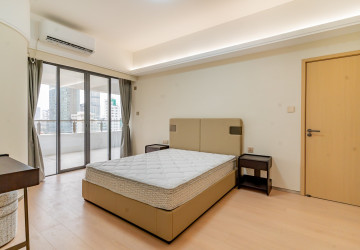 3 Bedroom Condo For Rent - Le Conde, BKK1, Phnom Penh thumbnail