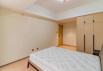 3 Bedroom Condo For Rent - Le Conde, BKK1, Phnom Penh thumbnail