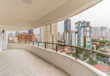 3 Bedroom Condo For Rent - Le Conde, BKK1, Phnom Penh thumbnail